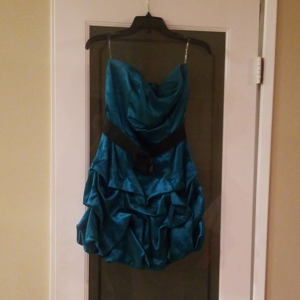 Green halter dress